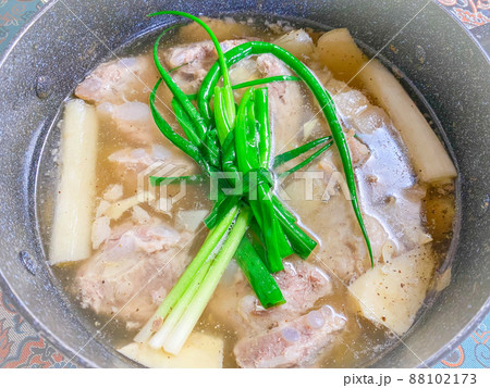 中国上海の春節料理・腌篤鮮（いどし） 88102173