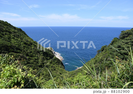 島根県 美保関の紺碧の海 島根県 美保関の紺碧の海 88102900
