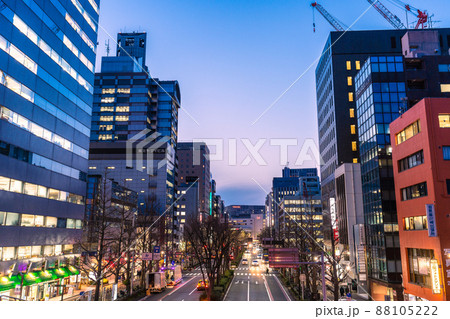 日本の川崎都市景観 川崎駅前の街並みなどを望む（奥に川崎駅） 88105222