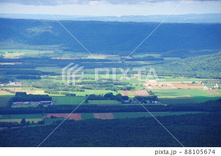 北海道 摩周第三展望台から見た弟子屈町の農地 北海道 摩周第三展望台から見た弟子屈町の農地 88105674