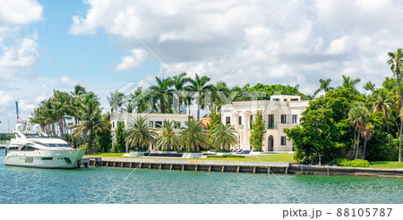 Luxurious mansion in Miami Beach, florida, USA Luxurious mansion in Miami Beach, florida, USA 88105787