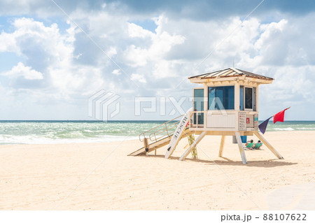 Lifeguard tower in South Beach in Fort Lauderdale Florida, USA 88107622