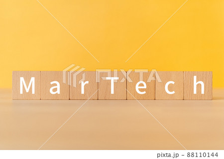 マーテックのイメージ|「MarTech」と書かれた積み木 マーテックのイメージ|「MarTech」と書かれた積み木 88110144