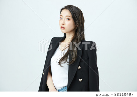 ファッション 若い女性 ファッション 若い女性 88110497