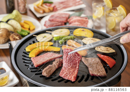 家で楽しむ焼き肉 88116563