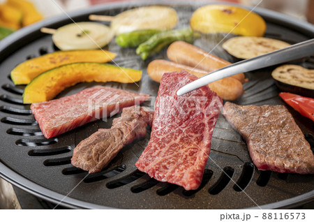 家で楽しむ焼き肉 家で楽しむ焼き肉 88116573