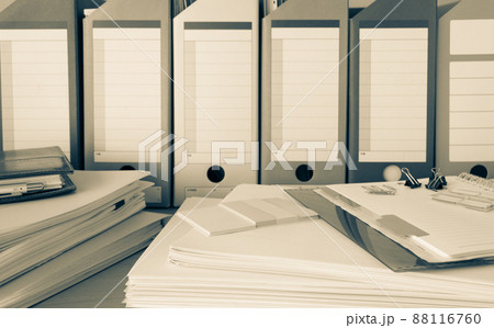 ファイルボックスでデスクの整理　A4判ペーパーボックスで書類整理　収納トレー 88116760