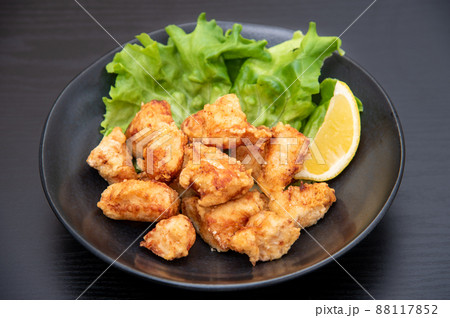 鶏の唐揚げ 鶏の唐揚げ 88117852
