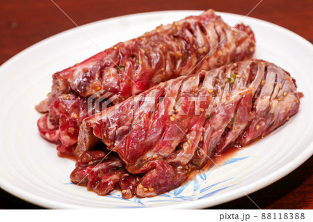 韓国焼肉の骨付きカルビ 88118388
