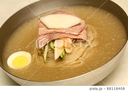 韓国料理定番の老舗の美味しい冷麺 韓国料理定番の老舗の美味しい冷麺 88118408