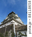 天気のいい晴れた朝の下から見た大阪城 88118658