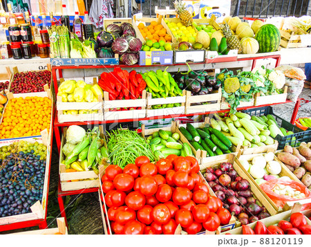 モンテネグロ・コトルのマーケット モンテネグロ・コトルのマーケット 88120119