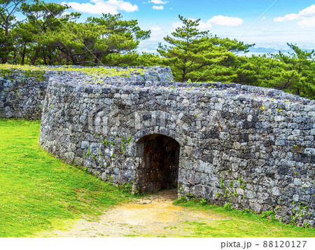 座喜味城跡(沖縄県読谷村) 座喜味城跡(沖縄県読谷村) 88120127
