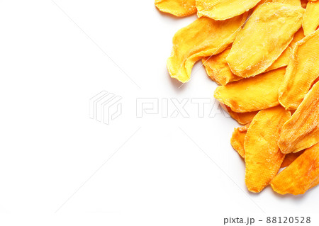 Dried fruit slices from organic ripe mango 88120528