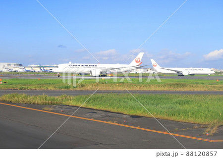 羽田空港を離陸する機内からの風景 88120857