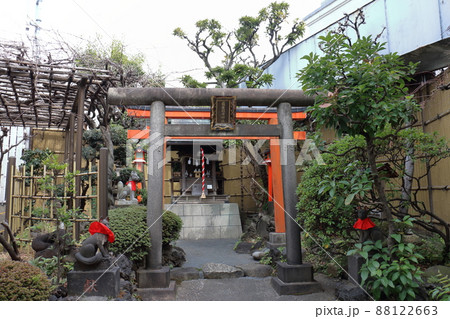 靍護稲荷神社 かくごいなりじんじゃ 上野松坂屋 火防の神 東京都 上野御徒町駅 台東区上野 靍護稲荷神社 かくごいなりじんじゃ 上野松坂屋 火防の神 東京都 上野御徒町駅 台東区上野 88122663