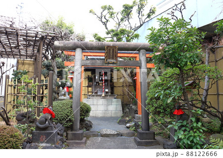 靍護稲荷神社 かくごいなりじんじゃ 上野松坂屋 火防の神 東京都 上野御徒町駅 台東区上野 靍護稲荷神社 かくごいなりじんじゃ 上野松坂屋 火防の神 東京都 上野御徒町駅 台東区上野 88122666