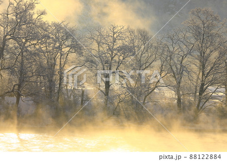 岩手県北上市 冬の北上川の風景 岩手県北上市 冬の北上川の風景 88122884