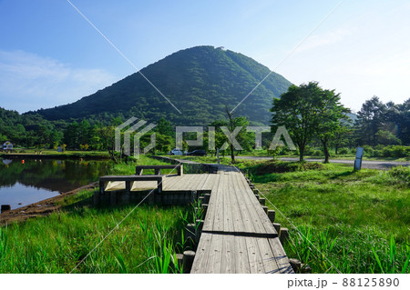 榛名湖・榛名高原を見晴らす榛名山ロープウェイ（群馬県高崎市） 88125890