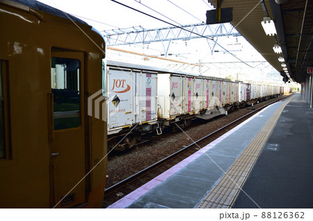 2021年。朝の山陽本線新山口駅から徳山駅までの車窓風景 88126362