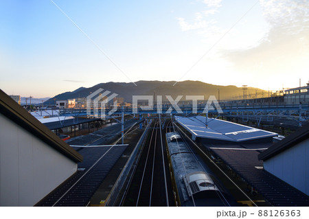 2021年。朝の山陽本線新山口駅から徳山駅までの車窓風景 2021年。朝の山陽本線新山口駅から徳山駅までの車窓風景 88126363