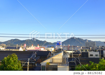 2021年。朝の山陽本線新山口駅から徳山駅までの車窓風景 88126382