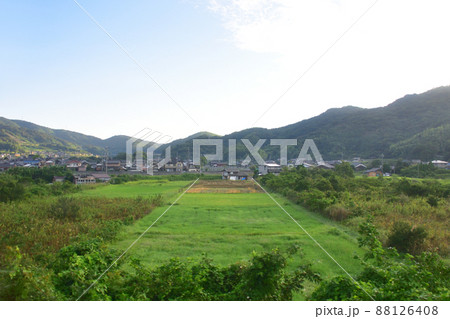 2021年。朝の山陽本線新山口駅から徳山駅までの車窓風景 2021年。朝の山陽本線新山口駅から徳山駅までの車窓風景 88126408