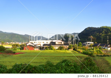 2021年。朝の山陽本線新山口駅から徳山駅までの車窓風景 2021年。朝の山陽本線新山口駅から徳山駅までの車窓風景 88126412
