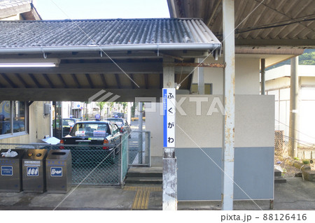 2021年。朝の山陽本線新山口駅から徳山駅までの車窓風景 88126416