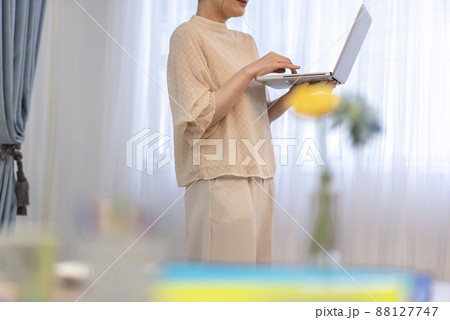 テレワーク　副業イメージ 88127747