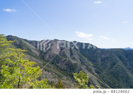 岩座展望所から見た景色(丹波の向山連山) 岩座展望所から見た景色(丹波の向山連山) 88128002