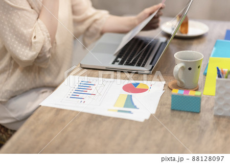 テレワーク　副業イメージ 88128097