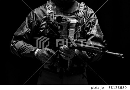 銃を構えた兵士 銃を構えた兵士 88128680