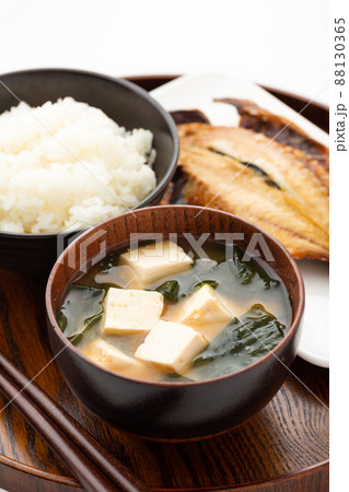 豆腐とわかめの味噌汁（和食） 88130365