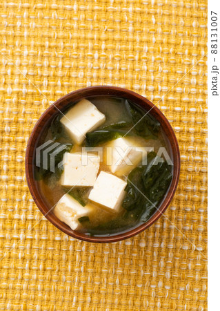 豆腐とわかめの味噌汁 豆腐とわかめの味噌汁 88131007