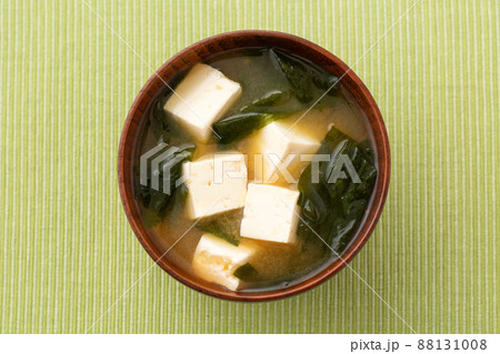 豆腐とわかめの味噌汁 88131008