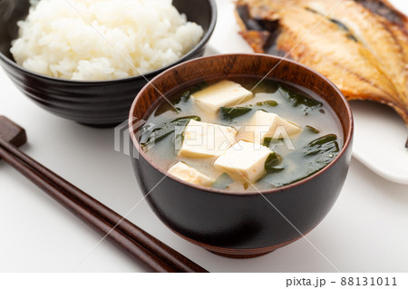 豆腐とわかめの味噌汁(和食) 豆腐とわかめの味噌汁(和食) 88131011
