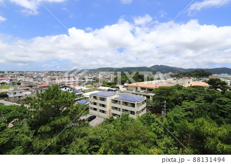 沖縄　名護　宮里公園展望台から望む名護の街並み 88131494