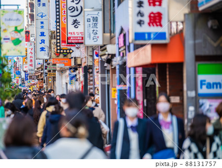 日本の東京都市景観 解除されたまん延防止だが…BA.2多重感染爆発…新大久保は脅威の人流=3月24日 日本の東京都市景観 解除されたまん延防止だが…BA.2多重感染爆発…新大久保は脅威の人流=3月24日 88131757