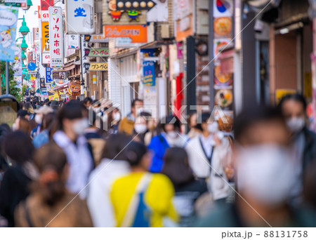 日本の東京都市景観 解除されたまん延防止だが…BA.2多重感染爆発…新大久保は脅威の人流=3月24日 日本の東京都市景観 解除されたまん延防止だが…BA.2多重感染爆発…新大久保は脅威の人流=3月24日 88131758