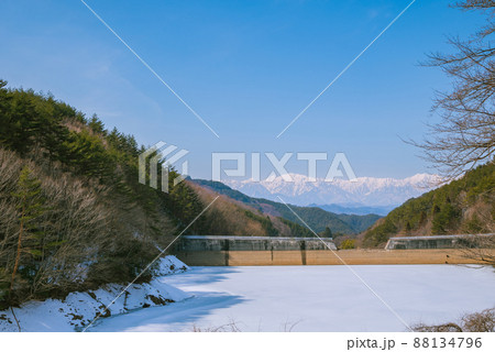 東条ダムと北アルプス【東筑摩郡筑北村】 東条ダムと北アルプス【東筑摩郡筑北村】 88134796
