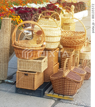 Many different wicker baskets and boxes made of natural material, close-up, the concept of eco-friendly packaging 88135572
