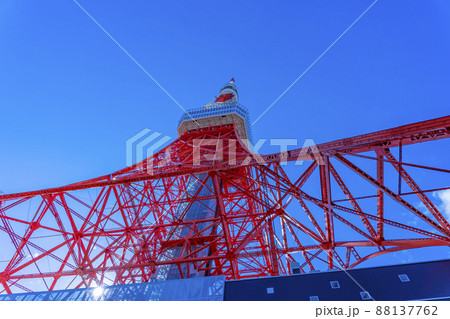下から眺める観光名所の東京タワー「Tokyo Towerとうきょうタワー」 下から眺める観光名所の東京タワー「Tokyo Towerとうきょうタワー」 88137762