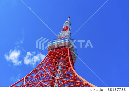下から眺める観光名所の東京タワー「Tokyo Towerとうきょうタワー」 88137788
