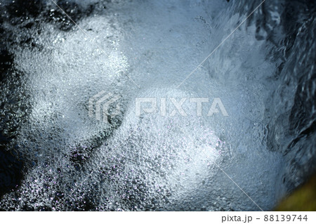 渓流の水泡 渓流の水泡 88139744