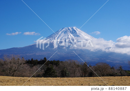 冠雪の富士山 朝霧高原からの眺め 冠雪の富士山 朝霧高原からの眺め 88140887