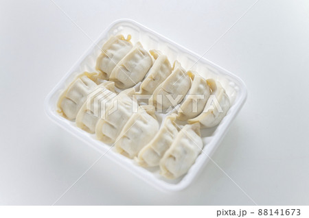 生餃子パック入り 88141673