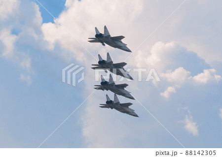 ロシア空軍ミグMiG-31編隊飛行 ロシア空軍ミグMiG-31編隊飛行 88142305