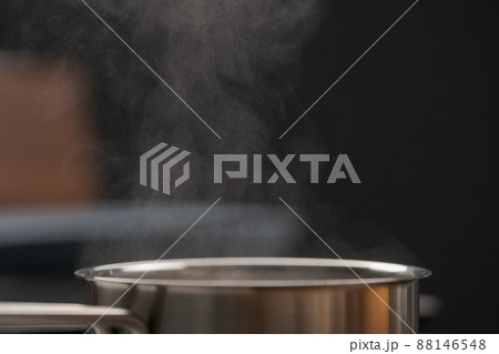 Saicepan with hot boiling water closeup Saicepan with hot boiling water closeup 88146548