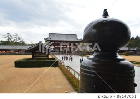 東大寺 大仏殿の境内(奈良県奈良市雑司町) 東大寺 大仏殿の境内(奈良県奈良市雑司町) 88147051